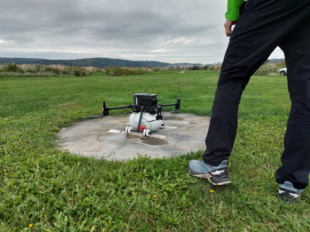 Boli uskutočnené prvé lety s biologickým materiálom